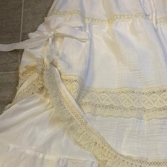 Elegant Western Cream Skirt - Picture 8 of 16